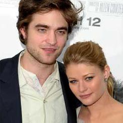 Emilie De Ravin Nyaman Beradegan Seks Dengan Robert Pattinson