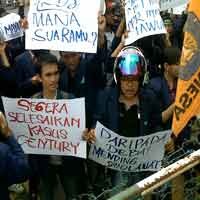 Mahasiswa Anggap Pansus Century Masuk Angin