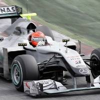 Target Mercedes Menang di Bahrain 