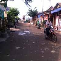 Jalan Bulak Banteng Wetan Rusak Parah, Aktivitas Warga Terganggu 