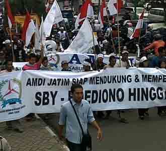 Massa Pro SBY Demo DPRD Jatim Massa Pro SBY Demo DPRD Jatim