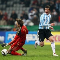 Argentina Tundukkan Jerman