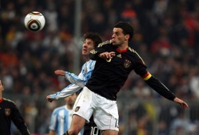 Ballack Akui Jerman Terlalu Main Aman