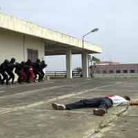 Sandera Pejabat di Pusat Perbelanjaan, 7 Teroris Dilumpuhkan