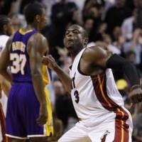 Wade Double-Double, Heat Hempaskan Lakers di OT