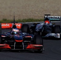 Button: Dua Tantangan untuk Schumi