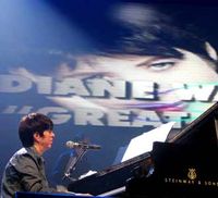 Aksi Panggung Diane Warren