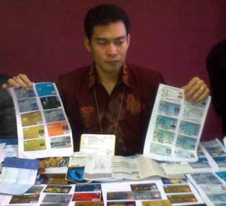 Pasutri Pemalsu KTP Dibekuk