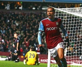 Hat-trick Carew Bawa Villa ke Semifinal