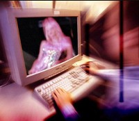 Germo Jual Remaja Hamil di Internet