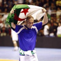 Zidane Dirayu Tangani Aljazair