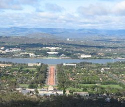 Mengintip Canberra dari Mount Ainslie