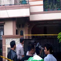 Fauzi Bertubuh Gempal dan Brewokan, Istrinya Pakai Cadar