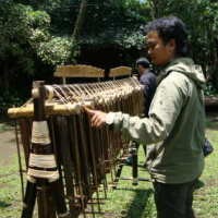 Tak Perlu Digoyang, Cukup Disentuh