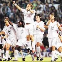 Mengejar Mimpi di Theater of Dreams