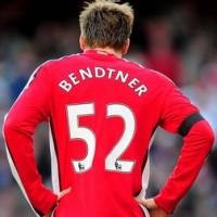  Wenger Percaya Bendtner