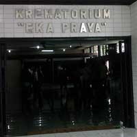 Jenazah Pria Jatuh dari Kondominium Regensi Dikremasi