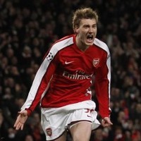 Pertahankan Performamu, Bendtner