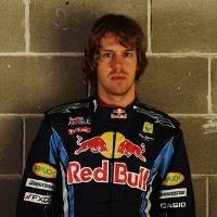 Vettel Waspadai Schumi  