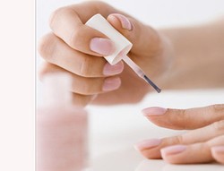 Jemari Cantik Dengan Kuteks 