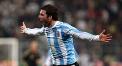 Higuain Mau Jadi yang Tertajam