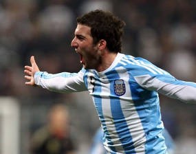 Higuain Mau Jadi yang Tertajam
