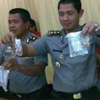 Gadaikan Emas Palsu, Komplotan Pemalsu Emas Dicokok