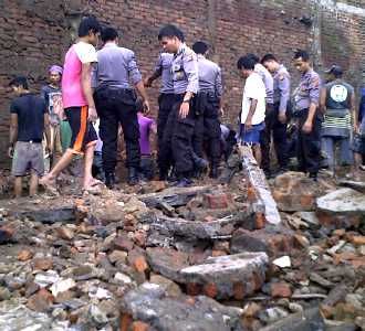 Tembok Bangunan Gereja Ambruk