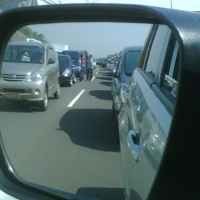 Pengemudi Jazz Tewas, Sopir Truk Terjepit