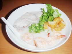 Dibelai Lembutnya Bubur Tio Chiu 3 Rasa 
