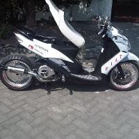 Anak SMU Yang Suka Dandan 