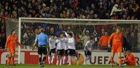 Valencia Imbang, Panathinaikos Tumbang