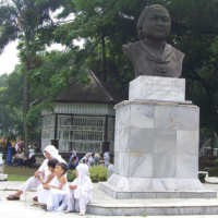 Jadi Haji di Taman Balai Kota