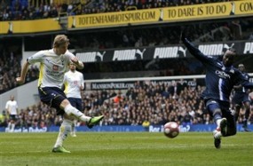 Pavlyuchenko Dua Gol, Spurs Bekuk Blackburn