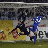 Bungkam Stuttgart, Schalke ke Puncak