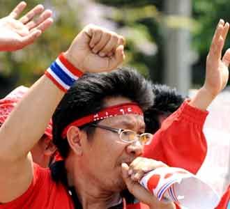 Pendukung Thaksin Tuntut Pemilu