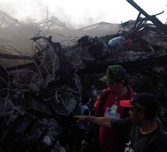 Pencarian Korban Pabrik Swallow