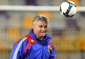 Hiddink Tutup Spekulasi Latih Pantai Gading