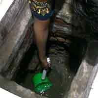 Air Menyembur Kuat Saat 40 Hari Kematian Barbara