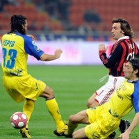 Gol Telat Seedorf Menangkan Milan