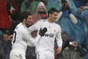 Cara Ronaldo-Higuain Jawab Rumor