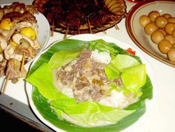 Nasi Pindang, Persilangan Rawon dan Soto