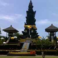 Umat Hindu di Surabaya Memilih Rayakan Nyepi di Pura