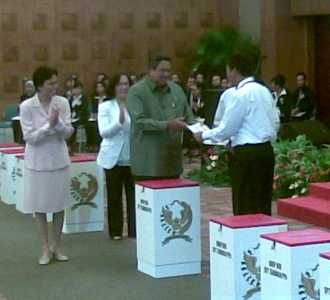 SBY dan Boediono Setor SPT