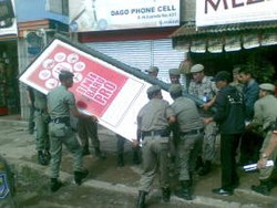 Tak Berizin, 32 Reklame Neon Box Ditertibkan