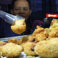 Penasaran Pedasnya Profesor Combro Ghila?