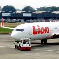 Mendarat di Kendari, Roda Pesawat Lion Air Kempes