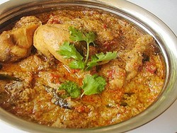 Huah Huah... Pedas Gurih Chicken Curry
