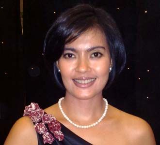 Lola Amaria Berkalung Mutiara