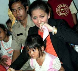 Venna Melinda Menangis 